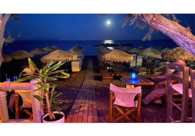 Love Boat Bar in Kamari (Santorini, Greece) - SantoriniDress
