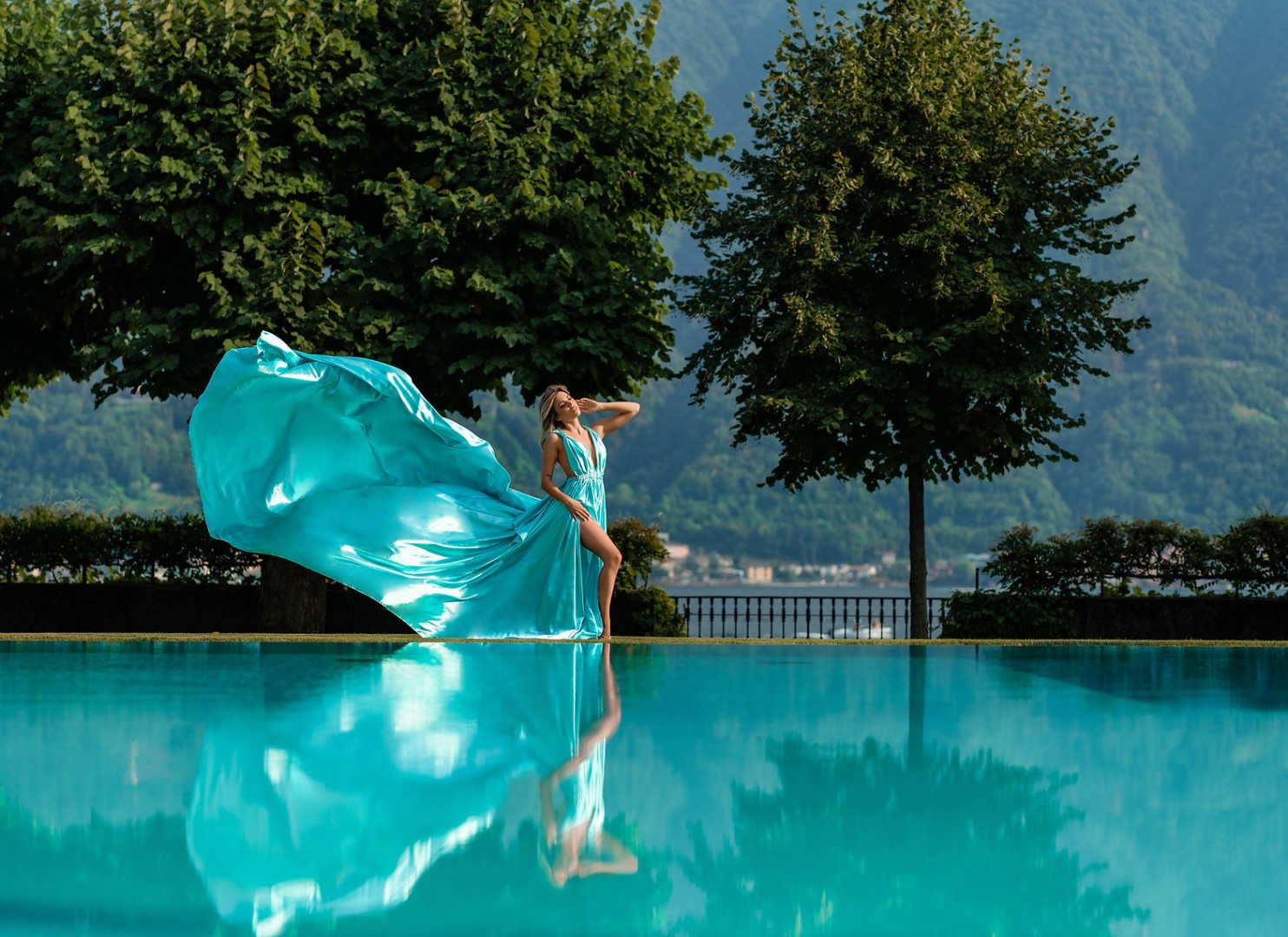 
                5.
                Tiffany blue satin transformer dress             | Photoshoot 5